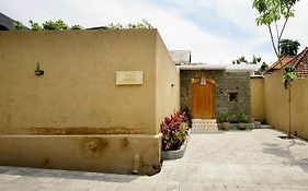 Villa Cokelat
